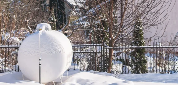 propane tank in the snow